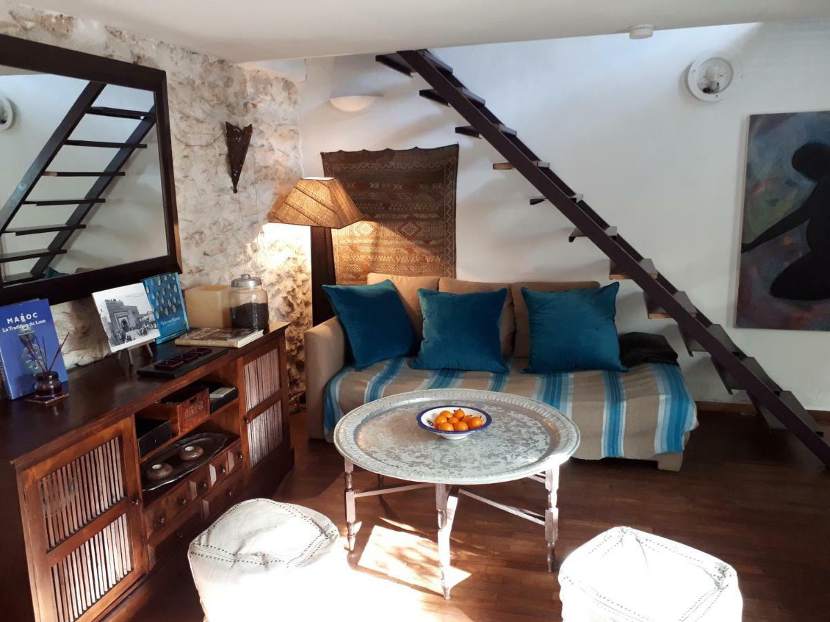 Maison De